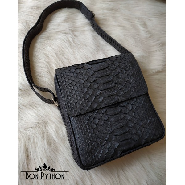 Мужская сумка  из кожи питона dragon Bennett (черная матовая)