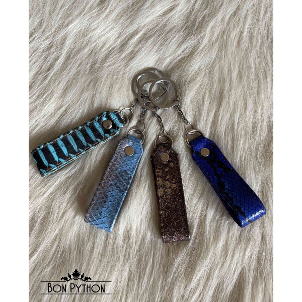 Брелок из кожи питона (в ассортименте)